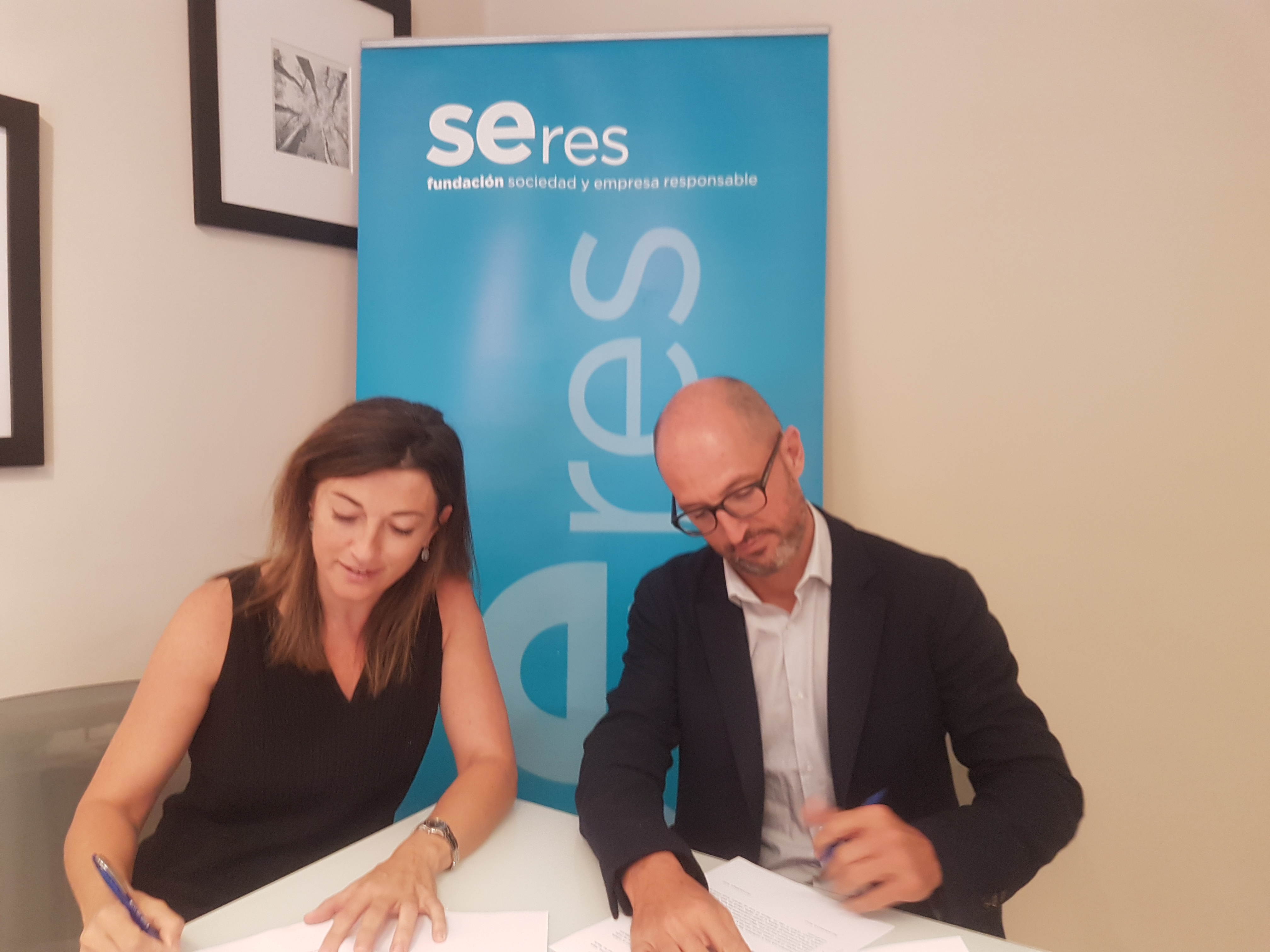 Fundación SERES y Ship2B firman una alianza para promover las actuaciones sociales dentro de la empresa 